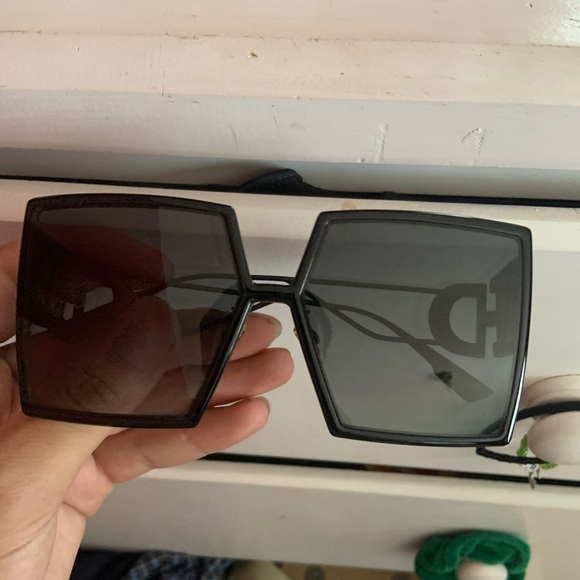 not looking for full price but willing to negotiate - Picture 4 of 5